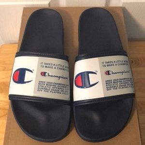 Champion Men’s Size 12 Navy/White - Gently Worn - Smoke/Pet Free Home